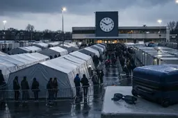 TERWIJL JIJ OP HET STRAND ZIT: Kabinet laat in drie weken tijd weer 2.410 asielzoekers binnen!