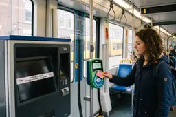 HTM zet kaartautomaten in trams vanaf 1 augustus uit
