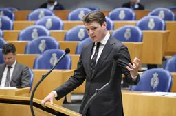 VVD-huichelarij ten top: Wel stoer kletsen tegen de pers, maar stemmen VÓÓR zes maanden WW in het buitenland!
