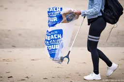 Vrijwilligers in touw voor schoonmaak stranden