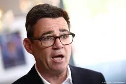 Politico: Britse premier appte met imitator stafchef Witte Huis