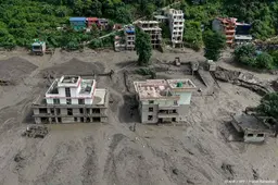 Toeristen vermist na overstroming Nepal, ook Nederlander