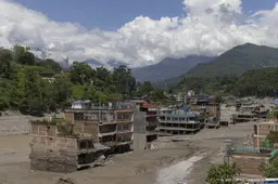 Dodental door overstromingen Nepal stijgt verder naar bijna 400