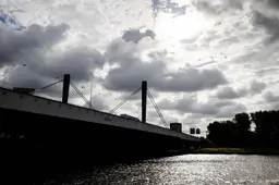 Nachtelijke sluiting kanaal 'heel vervelend' voor binnenvaart
