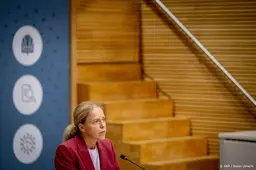 Schouten: in crisis duidelijk maken welke afweging wordt gemaakt