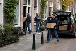 Negen mannen opgepakt na gigantische drugsvondst aan het Zeezwaluwhof - dit lag niet in een haven, maar pal naast spelende kinderen