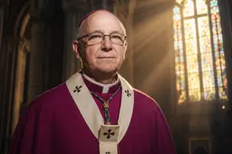 Zwitserse bisschop Marian Eleganti doorbreekt kerkelijk taboe: 'Grenzeloze immigratie is géén christelijke naastenliefde'