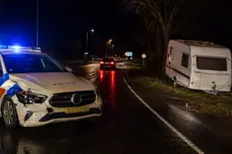 Bestuurder ramt politiewagen, verwondt agent en verdwijnt: De crimineel heeft nergens meer ontzag voor!