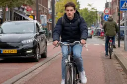 Onderzoek: driekwart jongeren draagt oortjes tijdens het fietsen