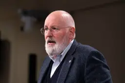 ‘Fopprofessor’ Frans onder vuur: Jetten moet uitleggen waar Timmermans’ mysterieuze leerstoelen zijn!