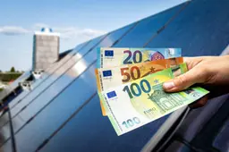 Zonnepanelen op je dak? Goedkoopste variabele contract is €21 per maand duurder