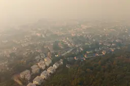 Vuurzee raast door België: grootste natuurbrand ooit komt dicht bij Duitse grens