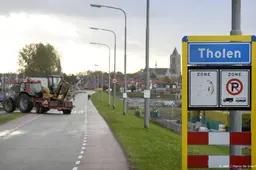 Raadsleden Tholen mogen gemeentehuis niet uit door demonstratie