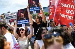 Komiek Deniz Göktaş vervolgd voor beledigen president Erdogan