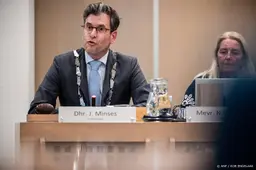 Burgemeester Overasselt wil dat kabinet criminaliteit aanpakt