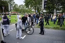 Politie haalt demonstranten XR ook nabij oprit A12 weg