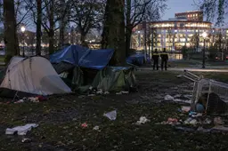 Femke Halsema luidt hypocriet de noodklok: Amsterdam verzuipt in crack, daklozen en openlijke straatterreur
