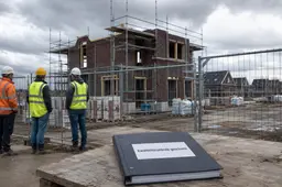 VNG waarschuwt dat mogelijk 1.300 bouwprojecten moeten worden stilgelegd