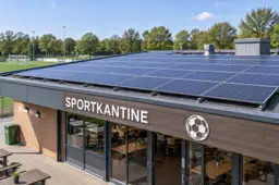 FC Bergh legde 90 zonnepanelen neer, en nu salderen stopt betaalt de club straks 10.000 euro per jaar meer