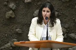 FVD'er Al Biyati zet Den Haag te kijk in haar maidenspeech: de burger is geen melkkoe voor de dromen van ministers