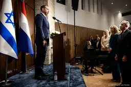 Ministers wonen herdenking 7 oktober bij in Amsterdamse synagoge 