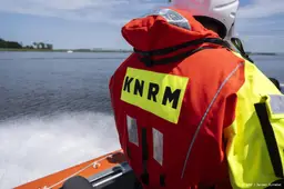 Tanker stuurloos geraakt boven Schiermonnikoog, vijf gewonden