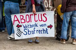 Kamer roept kabinet op om voor het recht op abortus te staan
