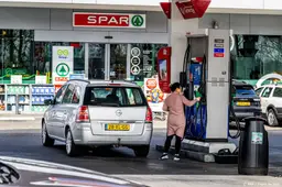 Benzineprijs bijna 20 cent gedaald terwijl olieprijs hoog blijft