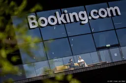 Booking.com mag werknemers verplichten deels op kantoor te werken