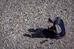 ME en pantservoertuigen trekken Ceuta binnen: Spanje ontruimt enorm migrantenkamp