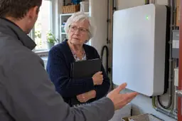 'Gratis' thuisbatterij kostte een 79-jarige ruim €21.000: pas na Kassa kreeg ze haar geld terug