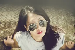 vrouw-in-de-zon