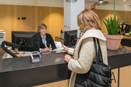 Sneek_balie-Sudwesthus_ontvangst-paspoort_winter-5