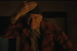 Monster__The_Ed_Gein_Story_n_S1_E3_00_20_01_23R