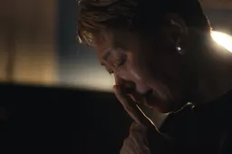 THE-STRINGER---Still-2