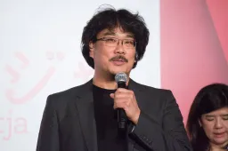 2048px-Okja_Japan_Premiere-_Bong_Joon-ho_(38527208876)