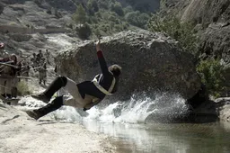 MV5BMTk4YmRkYjItNWU5Ni00NjdhLThlMGQtNGE4MjM5NTcwODQwXkEyXkFqcGc@._V1_