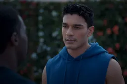 XO_Kitty_n_S3_E2_00_25_51_08R