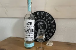 La Herencia de Sanchez Mezcal Review: 'Gerookte agave, rook en aangename kruiden'