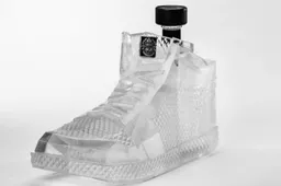 Deze sneakers van 225 dollar vormen een speciale tequilakaraf