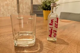 Drumlin Distillery Diabhal Rum Review: Een duivels drankje?