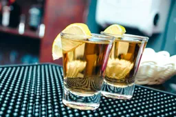 Waarom gebruiken mensen zout en citroen bij tequila?