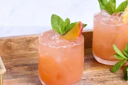 Dit is hoe de beroemde cocktail Sex on the Beach aan zijn naam komt