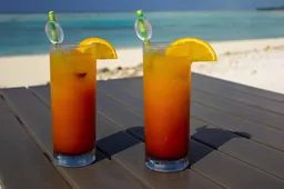 Dit is de alcoholvrije tegenhanger van de Sex on the Beach cocktail (recept)