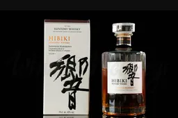 3 whiskyflessen met een mooie robuuste dop