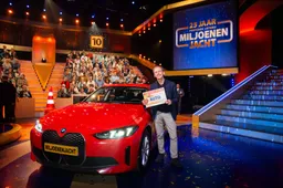Eduard-uit-Tilburg-wint-nieuwe-auto-bij-Postcode-Loterij-Miljoenenjacht