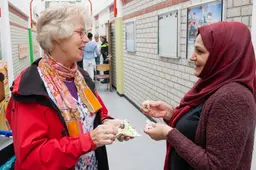 Wijs aan elke asielzoeker een mentor toe  | opinie