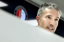 Robin van Persie debuteert bij Feyenoord noodgedwongen met compleet nieuw middenveld