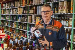 Handelsoorlog met VS? Deze ondernemer uit Scharnegoutum heeft genoeg Amerikaanse whisky voor een jaar