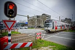 Twee meisjes (12 en 14) aangehouden voor bewusteloos slaan van twee vrouwen in metro
